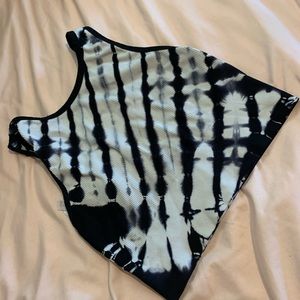 High neck sports bra